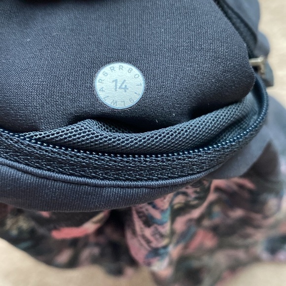 Lululemon Women Run Speed Up Short 2.5" Inseam Dappled Daze Obsidian Size 14 - Picture 10 of 11